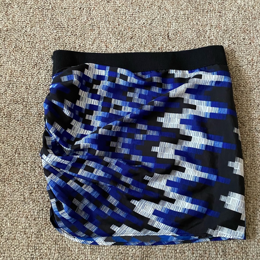 A|X woman’s skirts